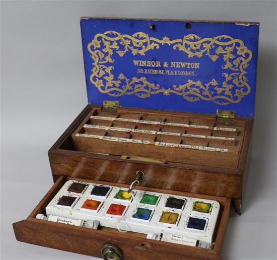 A Winsor & Newton artists box 20cm